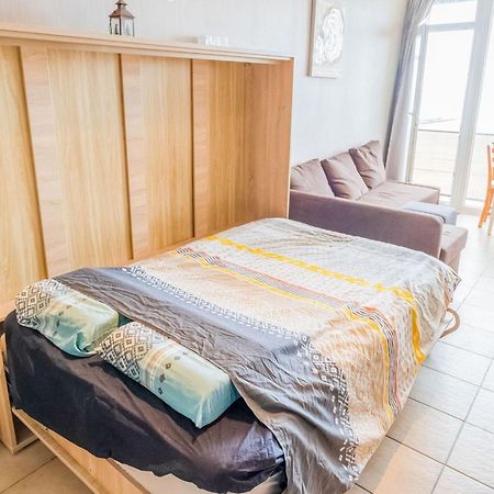 Contemporary Apartment In Oostende With Balcony Екстериор снимка