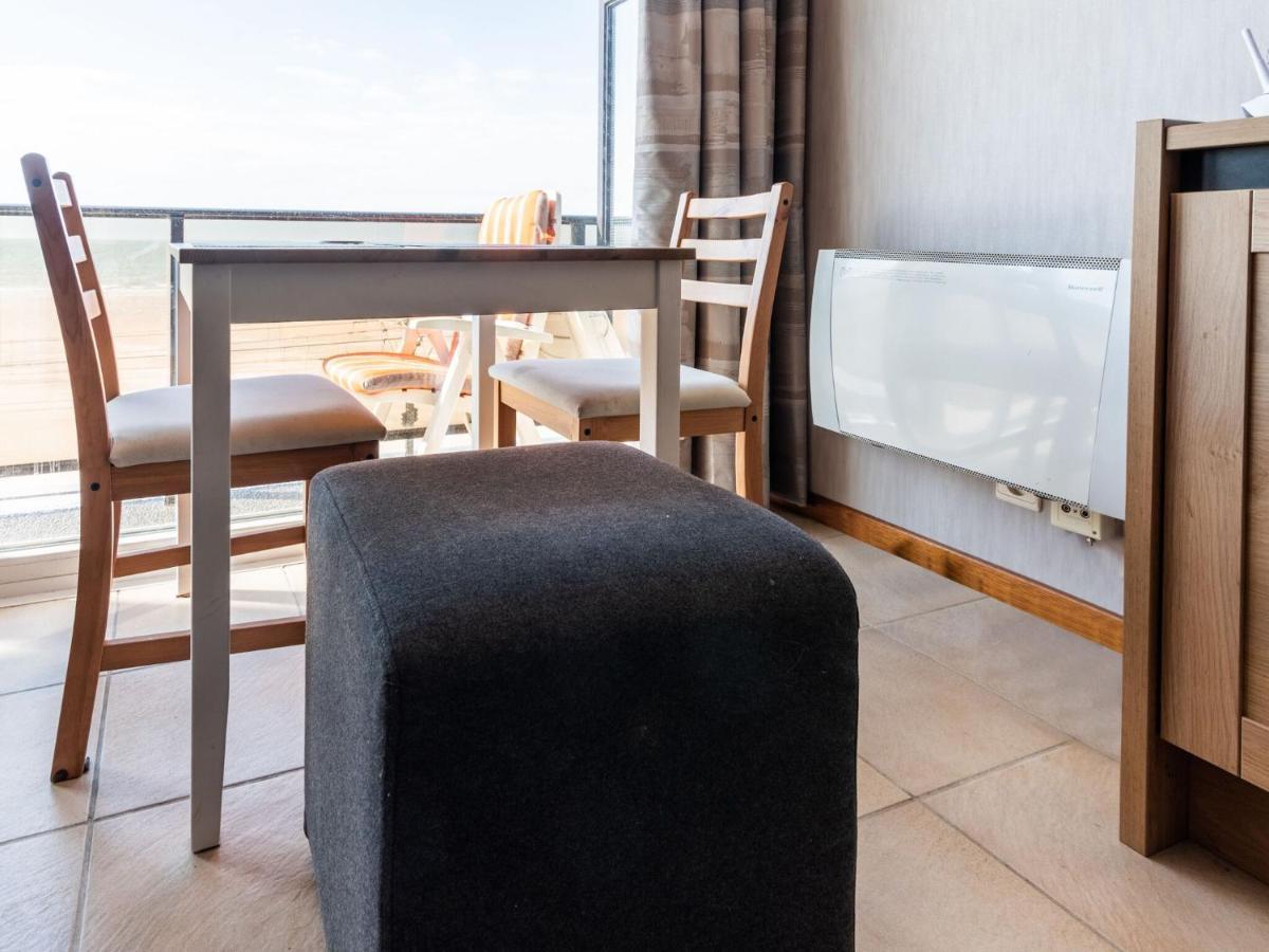 Contemporary Apartment In Oostende With Balcony Екстериор снимка