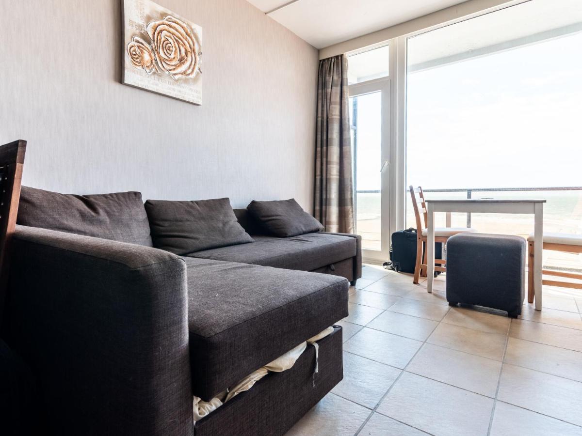 Contemporary Apartment In Oostende With Balcony Екстериор снимка