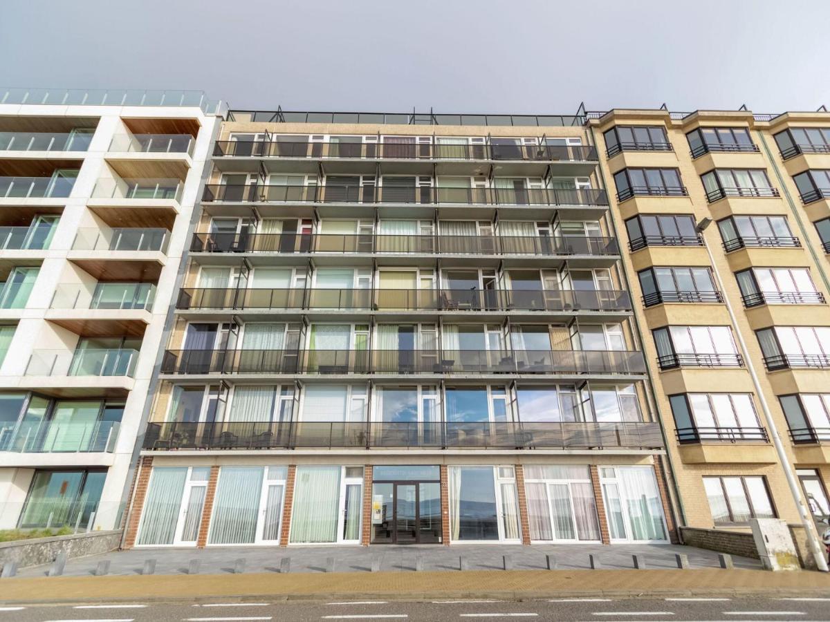Contemporary Apartment In Oostende With Balcony Екстериор снимка