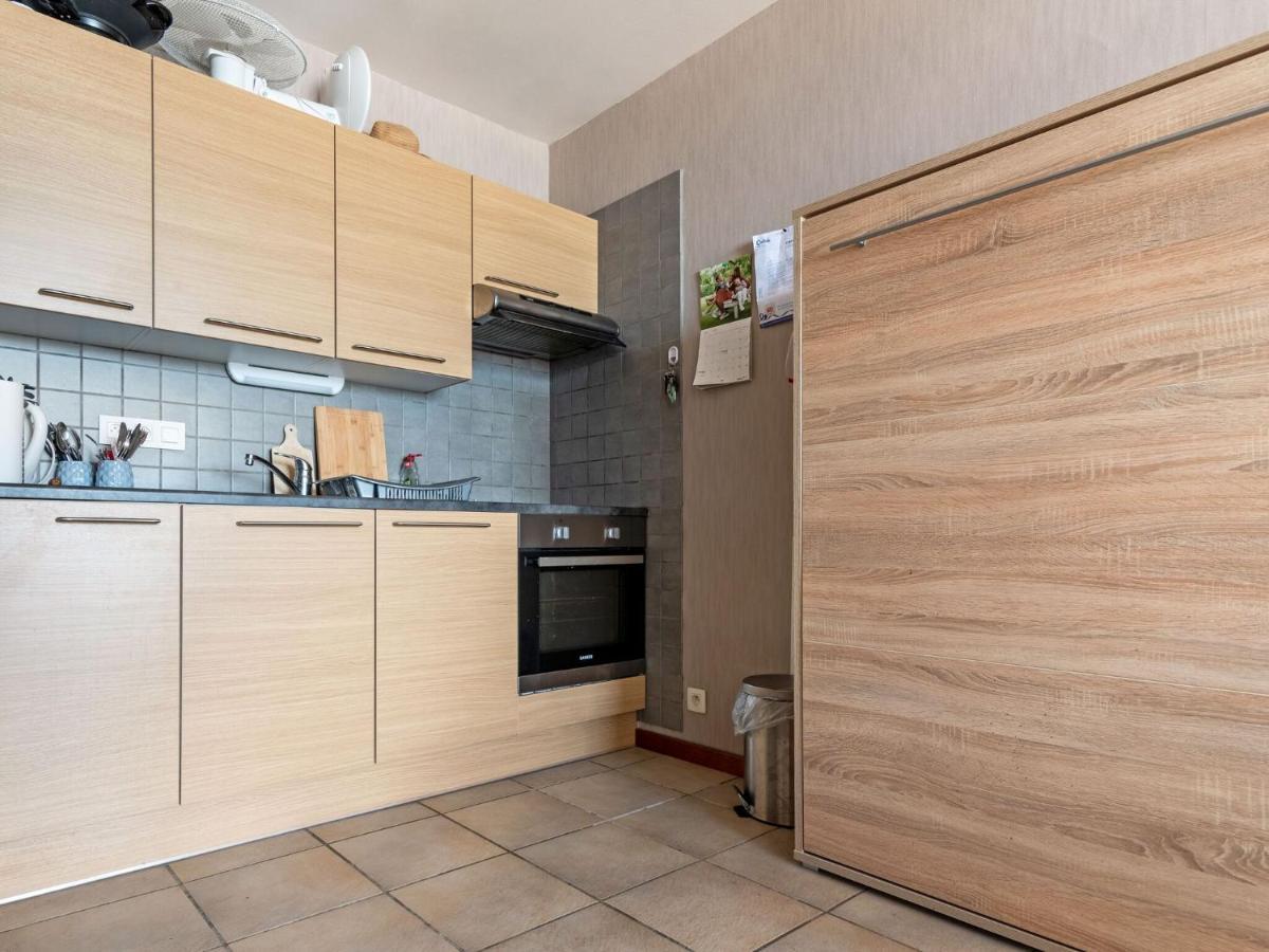 Contemporary Apartment In Oostende With Balcony Екстериор снимка