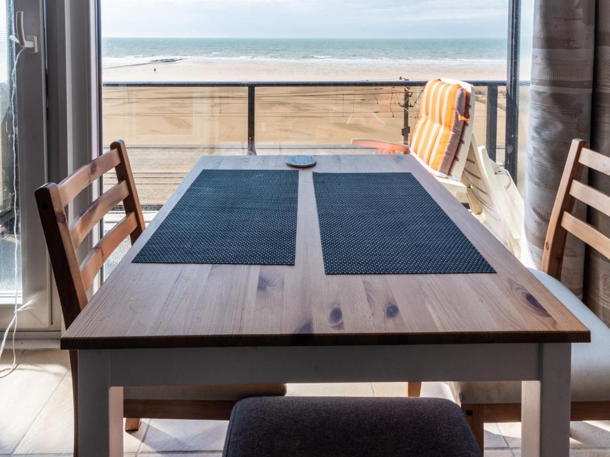 Contemporary Apartment In Oostende With Balcony Екстериор снимка